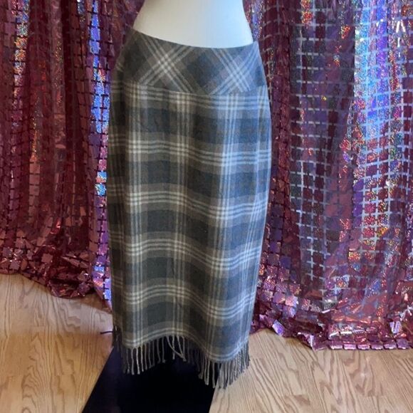NWOT VINTAGE WRAP MAXI SKIRT in size 10 in a wool blend - Picture 8 of 11